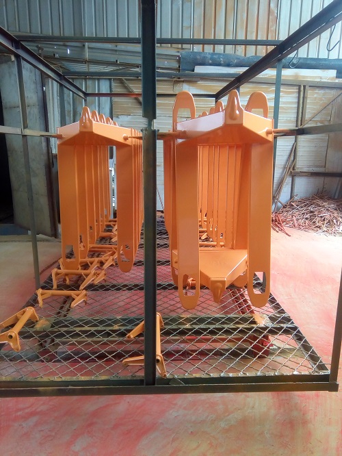 液壓手動(dòng)地牛生產(chǎn)噴漆環(huán)節(jié)--河北東圣吊索具制造有限公司--小型攪拌機(jī)|石材夾具|手動(dòng)叉車|液壓堆高車 液壓手動(dòng)地牛生產(chǎn)噴漆環(huán)節(jié)--河北東圣吊索具制造有限公司--小型攪拌機(jī)|石材夾具|手動(dòng)叉車|液壓堆高車