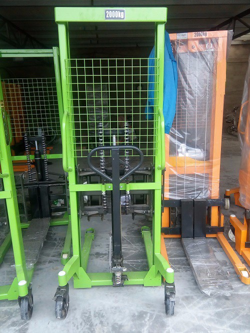 手動液壓堆高車廠家液壓堆高車產(chǎn)品展示--河北東圣吊索具制造有限公司--小型攪拌機|石材夾具|液壓堆高車|手動叉車