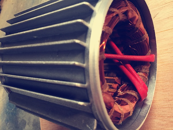 小型攪拌機電機內(nèi)部 小型攪拌機電機內(nèi)部