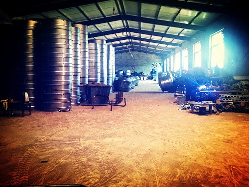 220伏小攪拌車生產(chǎn)車間展示--河北東圣吊索具制造有限公司--小型攪拌機(jī)|石材夾具|液壓堆高車|手動叉車 220伏小攪拌車生產(chǎn)車間展示--河北東圣吊索具制造有限公司--小型攪拌機(jī)|石材夾具|液壓堆高車|手動叉車