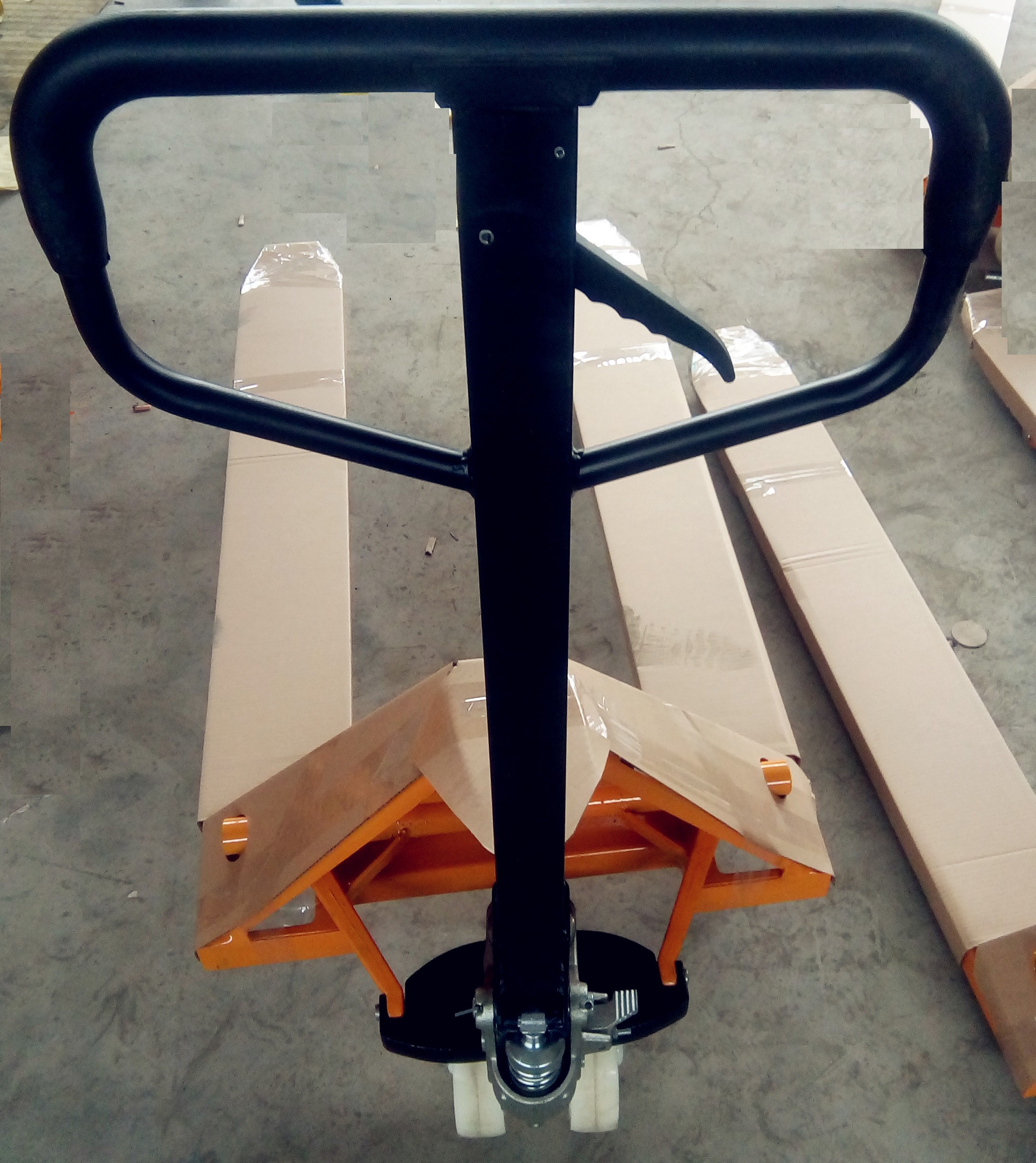 手動搬運叉車--河北東圣吊索具制造有限公司--手動叉車|液壓堆高車|石材夾具|小型攪拌機